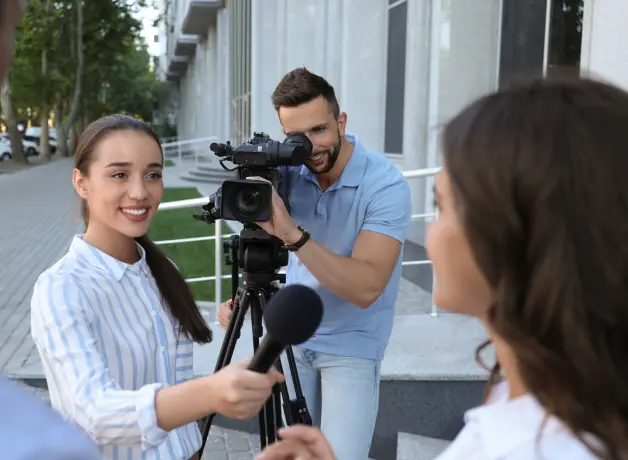 Periodistas en emisión en vivo
