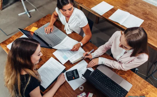 Online Accounting Students in class