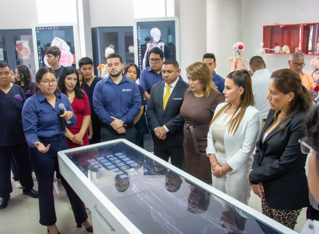 ucv-inauguro-moderno-laboratorio-de-medicina