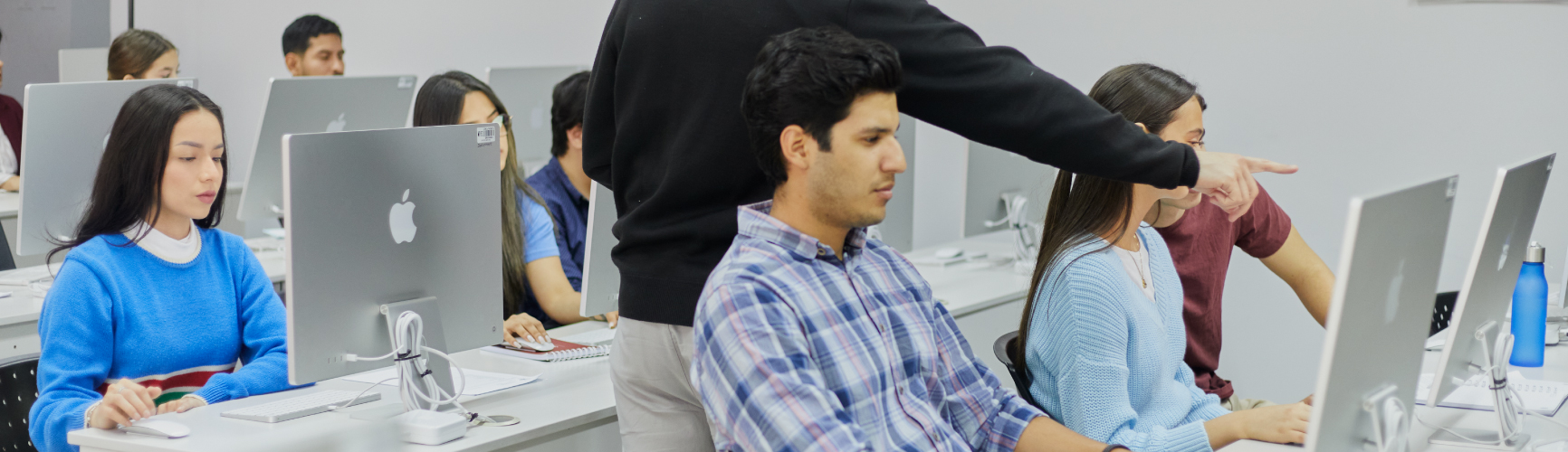 Taller de Simulación de Negocios LABSAG I UCV